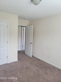 140 Cavalier Dr photo'