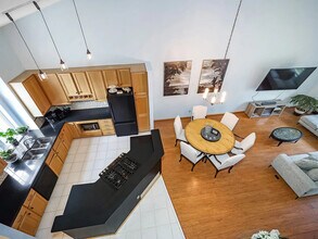 902 Kimberly Ln in Chanhassen, MN - Building Photo - Building Photo