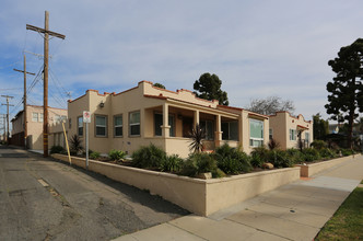 403-405 N Nevada St in Oceanside, CA - Foto de edificio - Building Photo