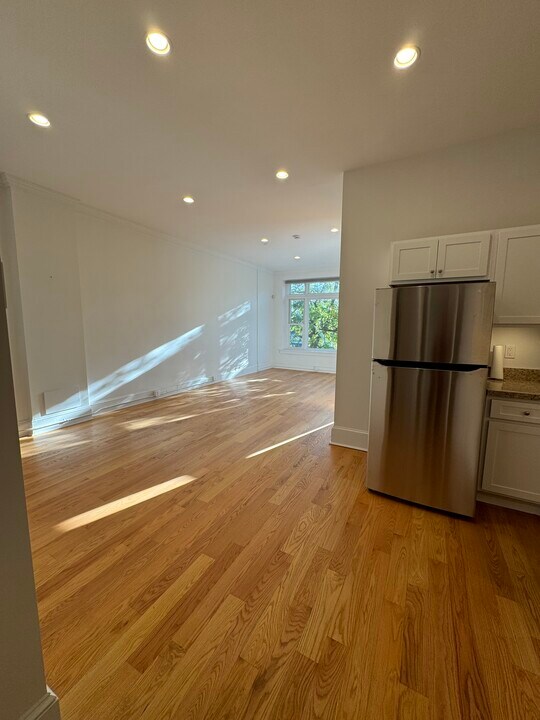 88 Main St, Unit #8 in New Canaan, CT - Building Photo