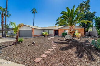 9245 E Laurel Ln in Scottsdale, AZ - Building Photo - Building Photo