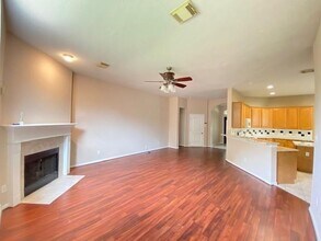 3215 Worthington Dr in Pearland, TX - Building Photo - Building Photo