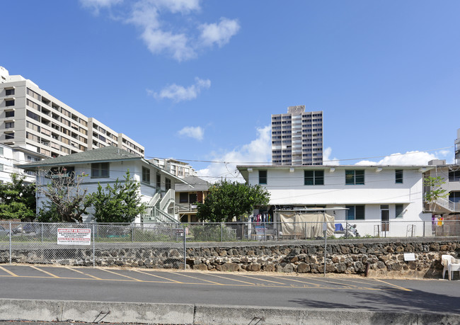 1637 Kewalo St in Honolulu, HI - Building Photo - Building Photo