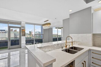 321 Tenth Ave in San Diego, CA - Building Photo - Building Photo