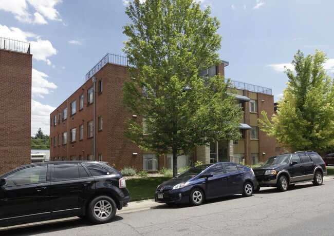 Admiral Apartments in Denver, CO - Foto de edificio - Building Photo