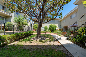 6335 Comstock Ave in Whittier, CA - Building Photo - Interior Photo