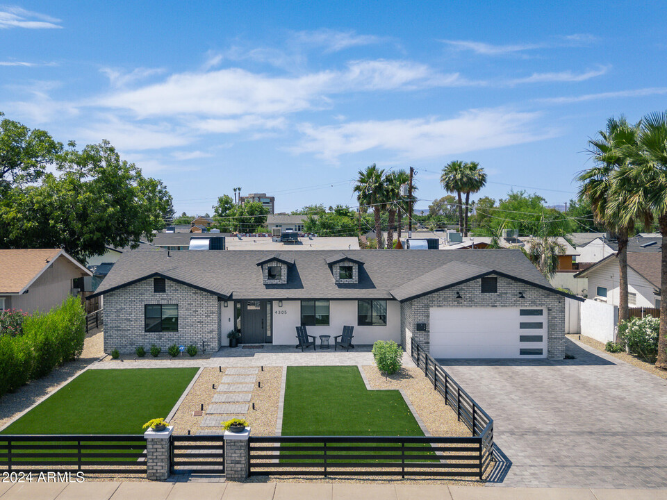 4305 E Osborn Rd in Phoenix, AZ - Building Photo