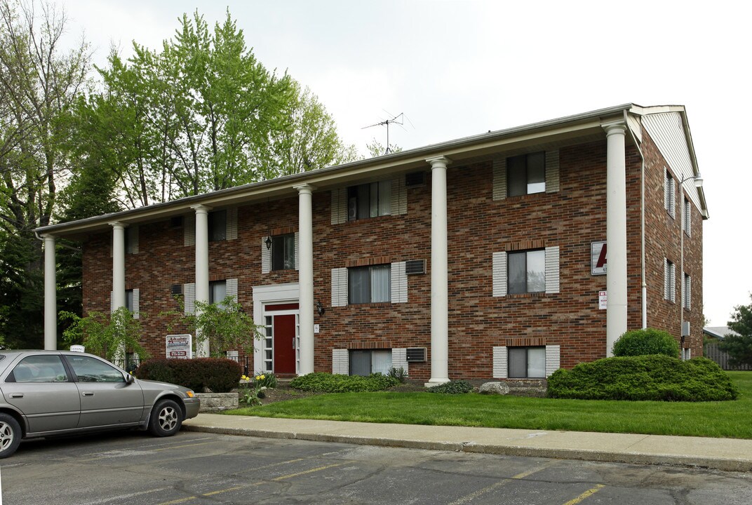 Arlington Square Apartments in Elyria, OH - Foto de edificio