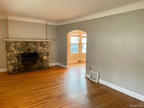 1103 Mclean Ave in Royal Oak, MI - Building Photo - Building Photo