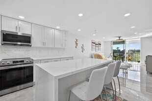 8900 Washington St in Pembroke Pines, FL - Building Photo