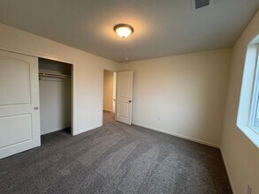 30554 Delancy Rd in Visalia, CA - Building Photo - Building Photo