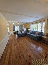 30 Tappen Dr in Melville, NY - Building Photo - Building Photo