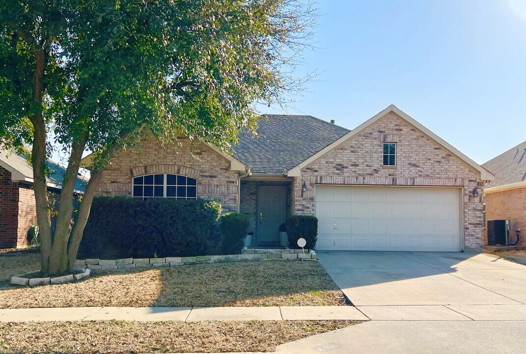 4036 Shiver Rd in Fort Worth, TX - Foto de edificio