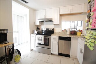 1591 NE Miami Gardens Dr in Miami, FL - Building Photo - Building Photo