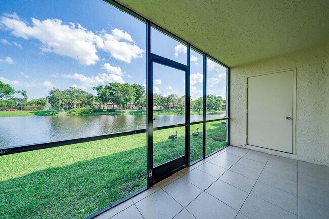 1238 S Military Trail in Deerfield Beach, FL - Building Photo - Building Photo