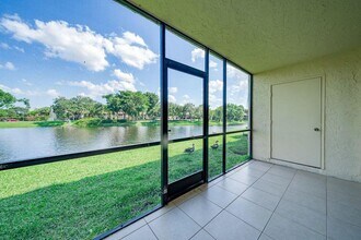 1238 S Military Trail in Deerfield Beach, FL - Foto de edificio - Building Photo