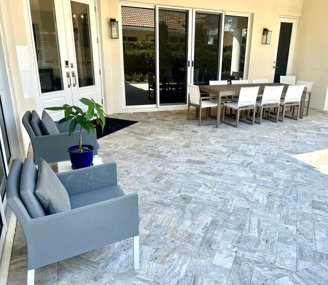 2921 Twin Oaks Way in Wellington, FL - Building Photo - Building Photo