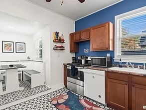 211 W Vine St in Springfield, IL - Building Photo - Building Photo