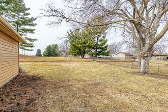 3816 82nd St in Urbandale, IA - Foto de edificio - Building Photo