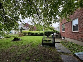 9 Lawn Ave in Newton, MA - Building Photo - Building Photo