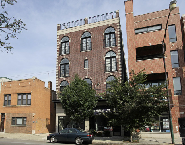 1818 W Belmont Ave in Chicago, IL - Building Photo - Building Photo