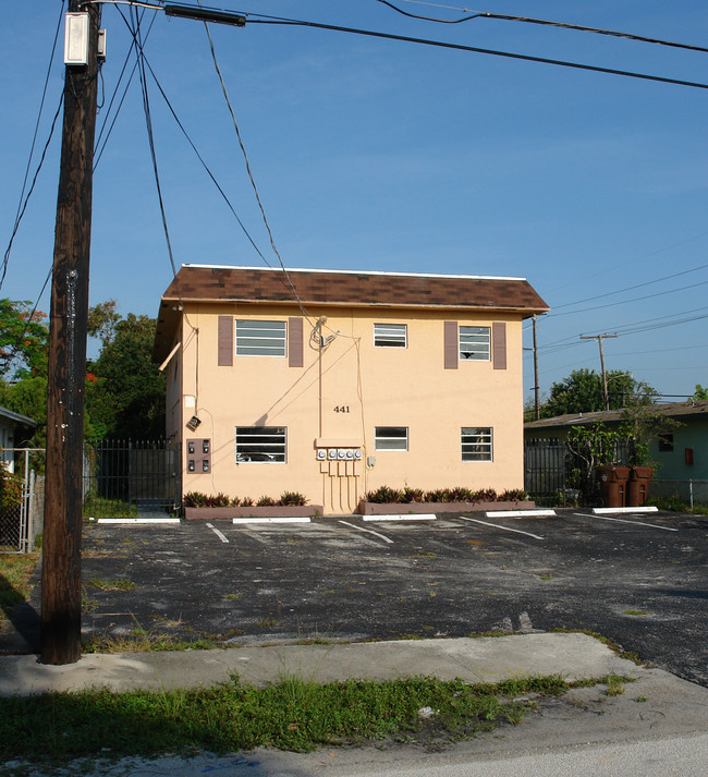 441 7th Ter in Fort Lauderdale, FL - Foto de edificio - Building Photo