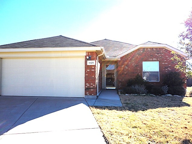 1125 Kachina Ln in Haslet, TX - Building Photo