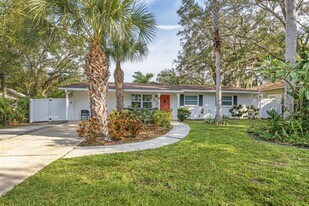 2469 Waldemere St in Sarasota, FL - Building Photo