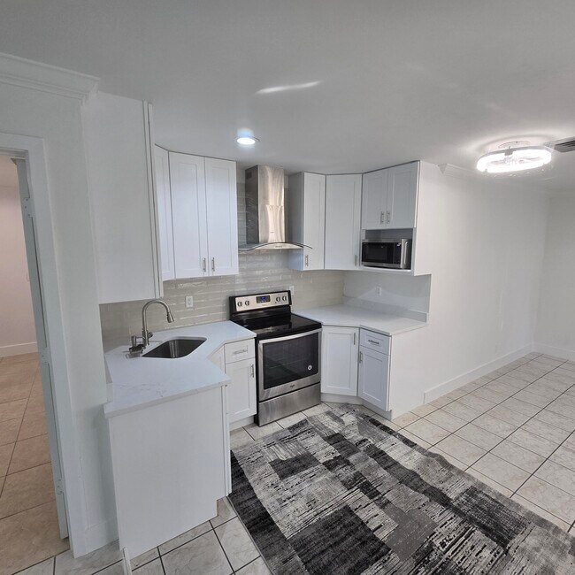 1237 Wynnedale Rd in West Palm Beach, FL - Building Photo - Building Photo