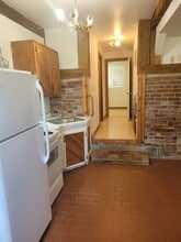 12941 NW Newberry Rd, Unit 1 bed Basement Apartment in Portland, OR - Foto de edificio - Building Photo