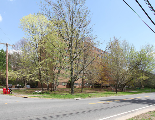 Newfield Towers in Middletown, CT - Building Photo - Building Photo