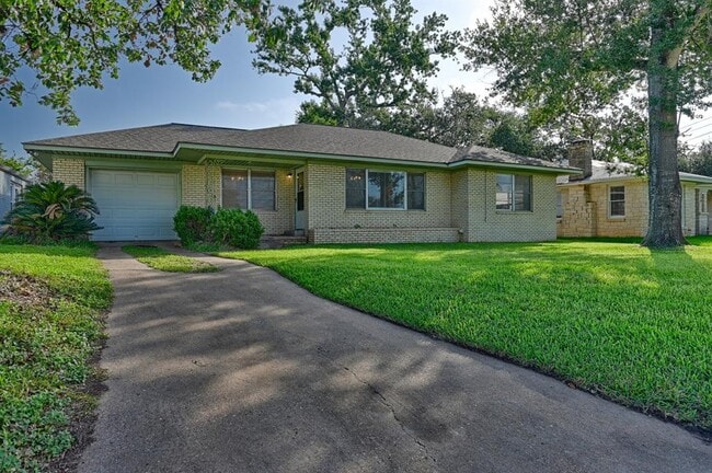 property at 228 E Obryant St