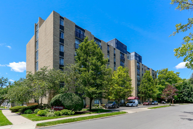 Riverstone Apartments in Dayton, OH - Foto de edificio - Building Photo