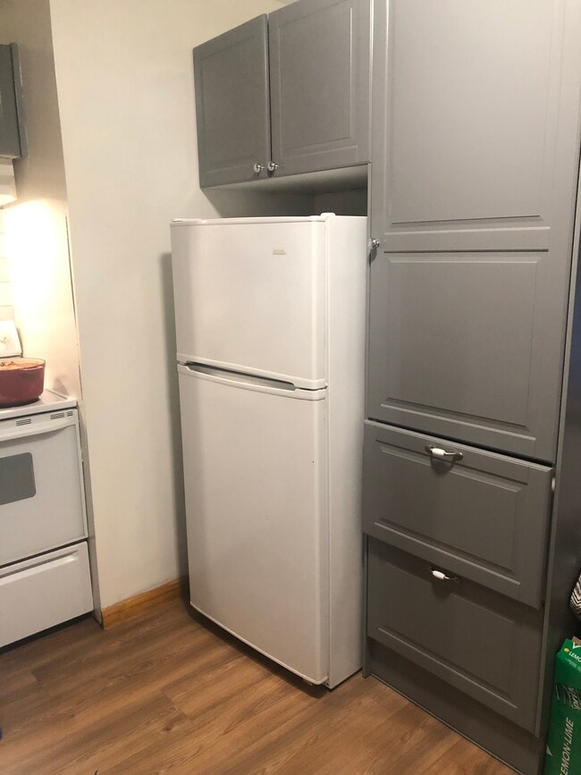 250 Chapel Rd, Unit 1 in Wheeling, WV - Foto de edificio - Building Photo