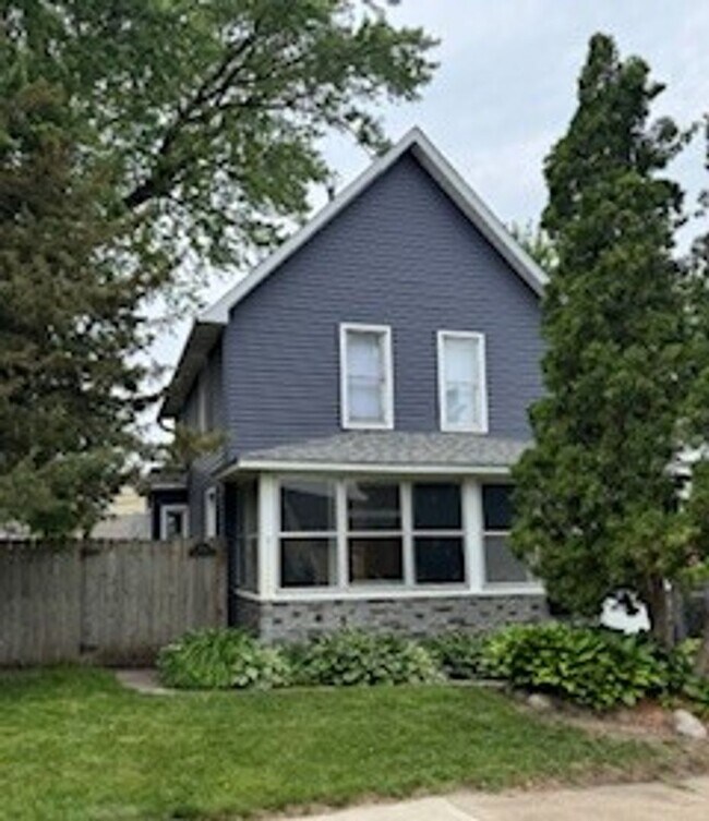 property at 304 10th Ave S