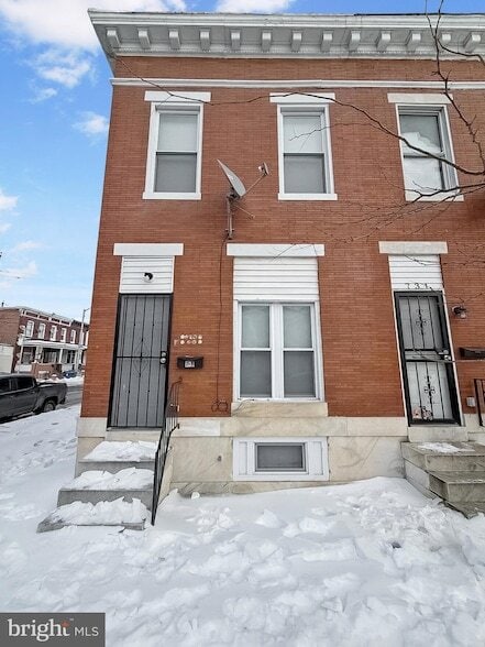 property at 733 N Linwood Ave