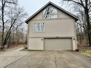 6170 E Lake Dr in Haslett, MI - Building Photo - Building Photo