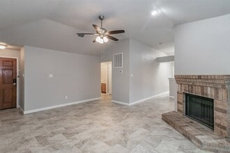 2312 Shady Turf Dr, Unit 166 in Bedford, TX - Building Photo - Building Photo