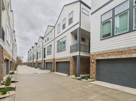 754 W Donovan St in Houston, TX - Building Photo