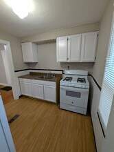 8826 Tyrell Dr in Jennings, MO - Building Photo - Building Photo