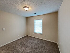 1217 Everwood Dr SW in Marietta, GA - Building Photo - Building Photo