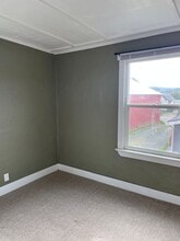 212 Spruce St in Myrtle Point, OR - Building Photo - Building Photo