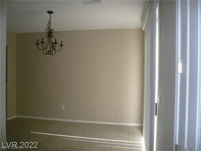 10210 Deerfield Beach Ave in Las Vegas, NV - Building Photo - Building Photo