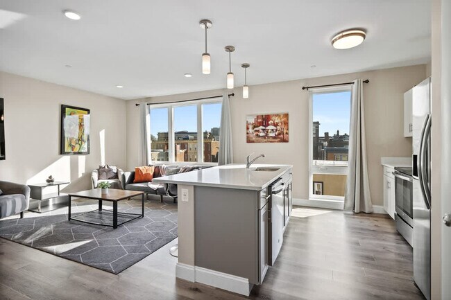 140 Pearl St, Unit SI ID1470148P in Chelsea, MA - Building Photo - Building Photo