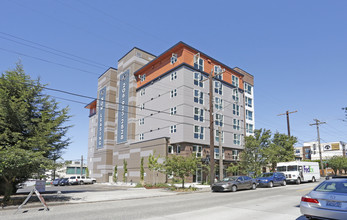 AJ Apartments in Seattle, WA - Foto de edificio - Building Photo