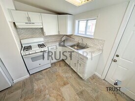 1841 E Clementine St in Philadelphia, PA - Building Photo