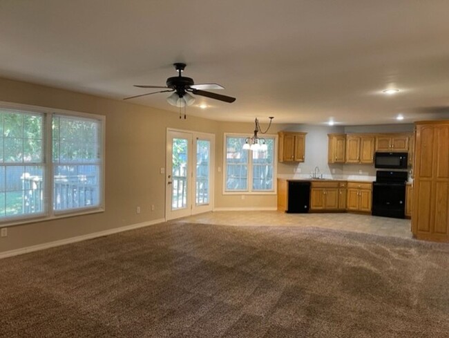 property at 1027 S Belcrest Ave