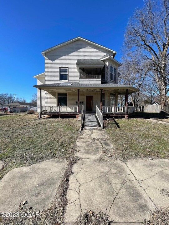 309 S Osage St in Girard, KS - Building Photo