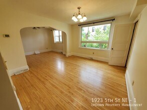 1923 5th St NE in Minneapolis, MN - Building Photo - Building Photo