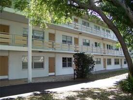 911 Washington Ave SW in Largo, FL - Building Photo